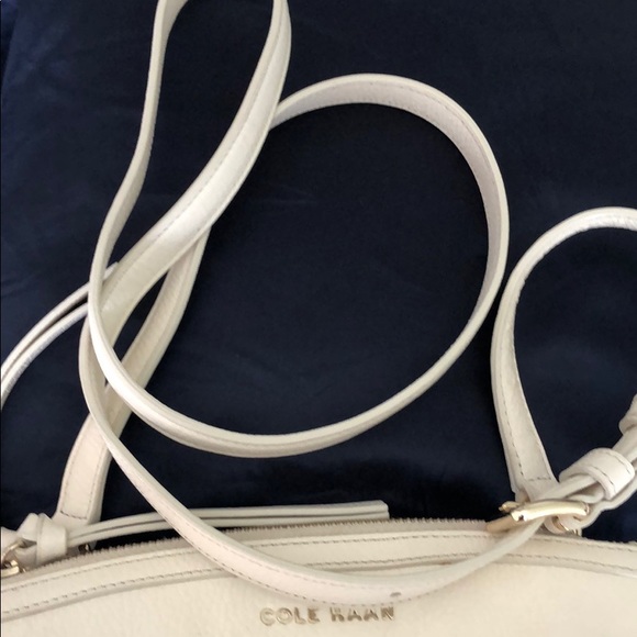 Handbag - Picture 3 of 4